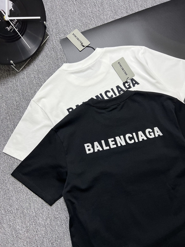 ブランドTシャツ角部分ディテール